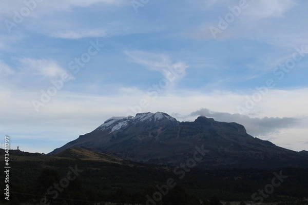 Fototapeta mountains and clouds