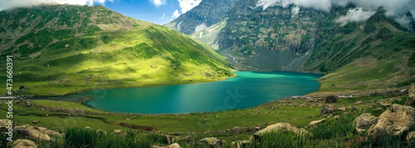 Fototapeta Nundkol lake is near the Gangabal lake, at the base of Mount Harmukh. This is the last lake on the Kashmir Great Lake trek which is an alpine high altitude trek in Kashmir, India.