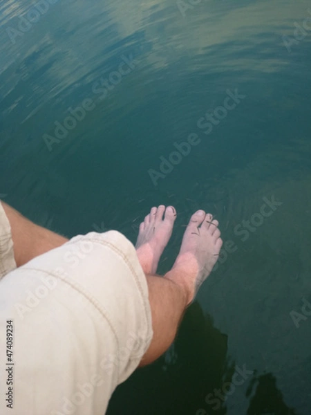 Fototapeta Füße und Wasser