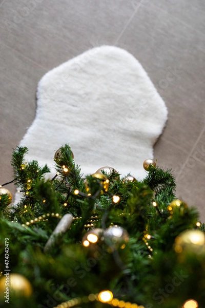 Fototapeta Alfombra de pelos debajo de árbol de Navidad