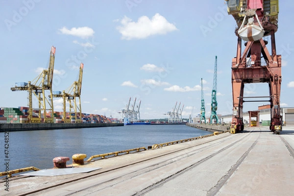 Obraz Hafenkai im Hamburger Hafen