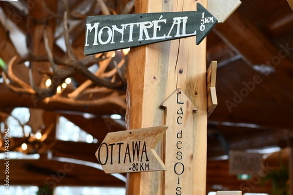 Obraz Destination arrows Quebec, Canada