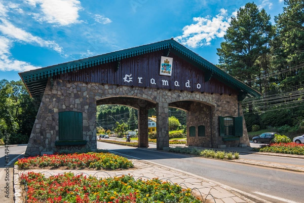 Fototapeta Gramado, Rio Grande do Sul, Brazil, March 2019 - view of Gramado's famous entrance gate