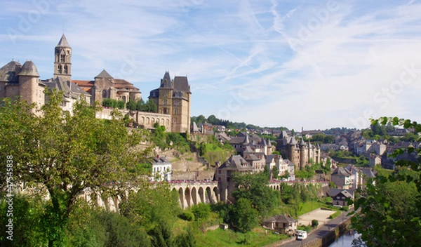 Fototapeta Uzerche, "perle du limousin"
