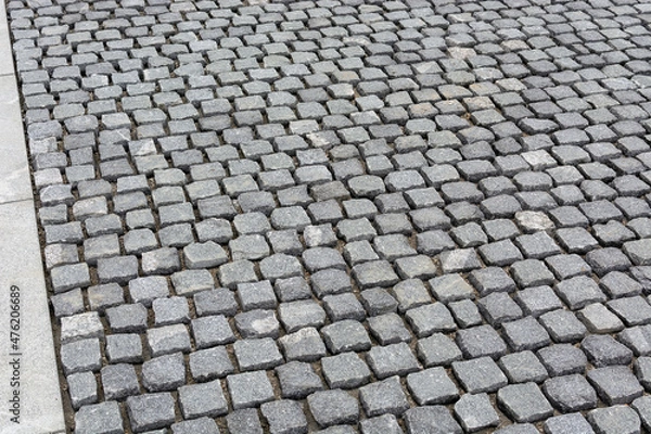 Obraz street paved with setts, visible gaps, under construction
