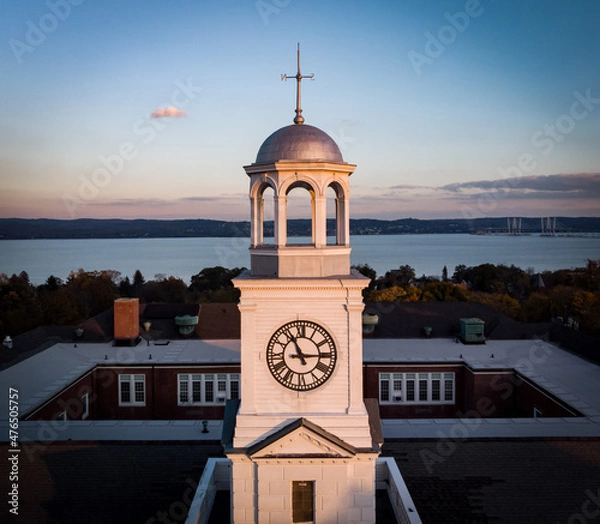 Obraz Old Clock Tower overlooking River