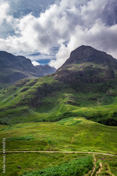 Obraz Beautiful footpath in Scotland