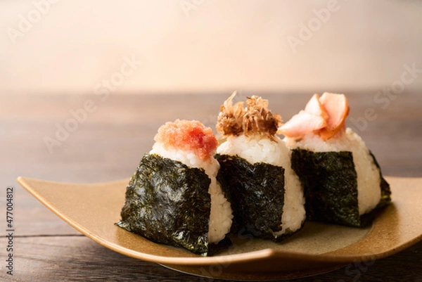 Fototapeta おむすび3つ