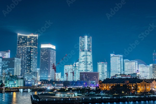 Fototapeta 神奈川県横浜市みなとみらいのビルが全館点灯した夜景