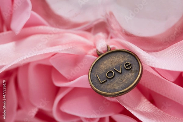 Obraz wedding rings on silk