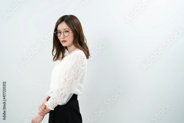 Fototapeta 眼鏡をかけたビジネスウーマン