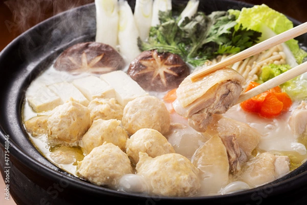Obraz 鍋料理　水炊き　鶏鍋　鍋イメージ　鶏団子　肉だんご　肉団子鍋