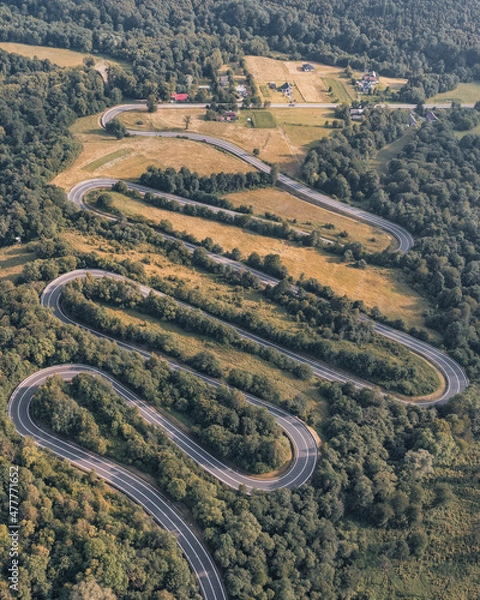 Obraz Serpent Road in polish mountains with car