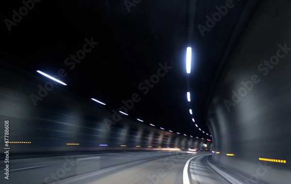 Obraz szybki ruch w ciemnym tunelu
