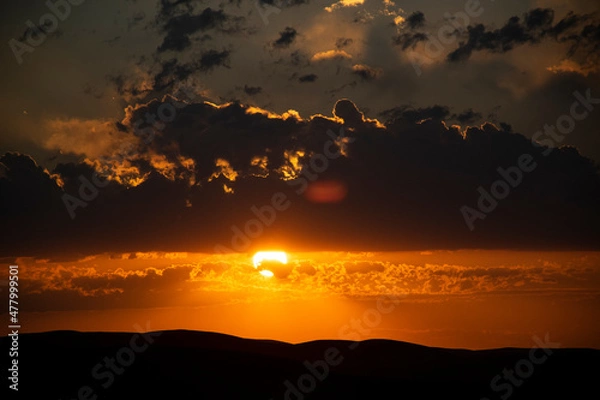 Obraz A beautiful sunset in endless fields.

