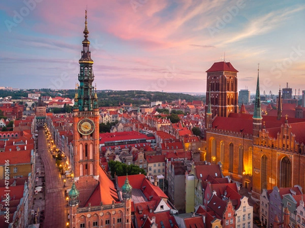Fototapeta A warm summer day above the Old Town in Gdańsk. Aerial photo of the monuments of this old town.