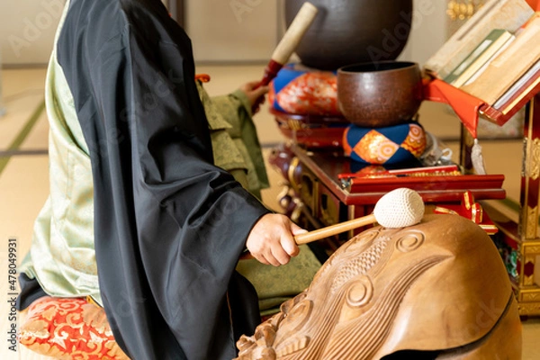 Obraz 祈りを捧げる僧侶