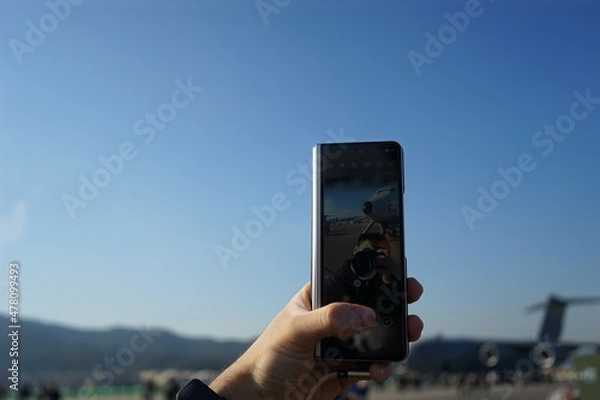 Obraz 스마트폰 속 사진 찍는 사람