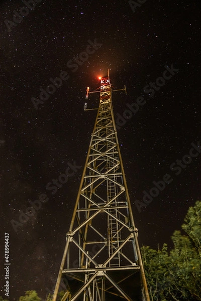 Fototapeta tower at night
