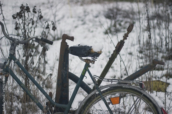 Obraz Altes Fahrrad im Schnee