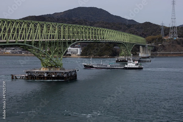 Obraz EOSRP.山口大島、大島大橋くぐる船。