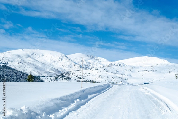 Fototapeta snow covered mountains