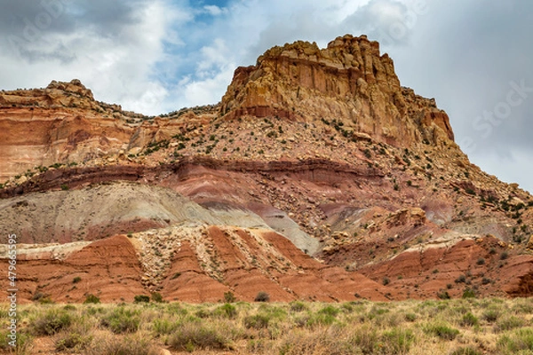Fototapeta mountain in the desert landscape of Capitol Reef National Park