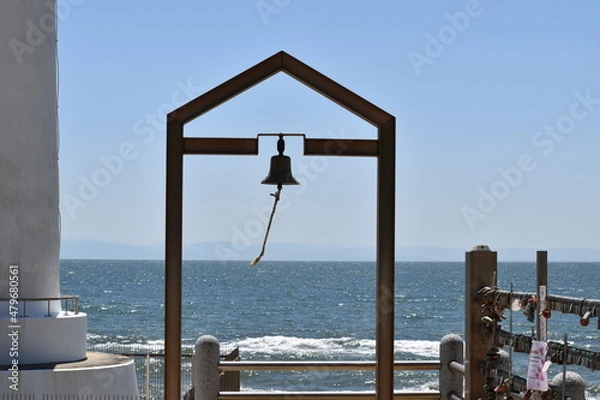 Obraz 幸せの鐘と青い海