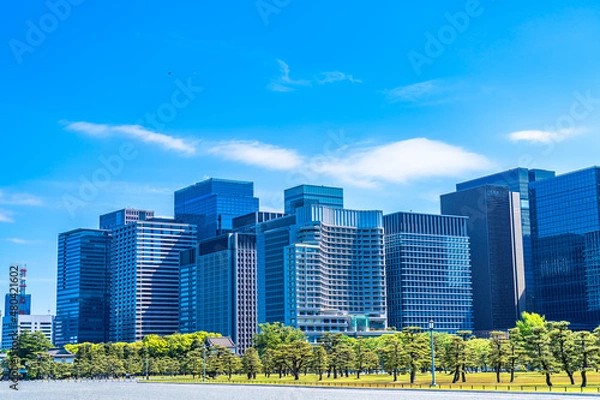 Obraz 東京の都市風景 皇居外苑から見る大手町周辺のビル群