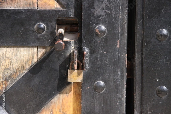 Obraz old door handle and lock