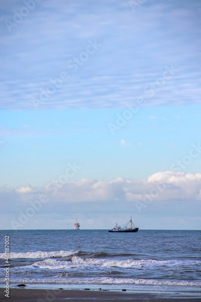 Obraz Ship passing the beach
