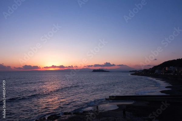 Obraz 稲村ケ崎から望む江の島と富士山