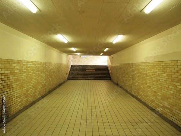 Obraz 薄暗い地下道