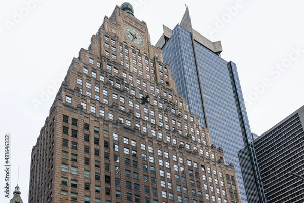 Fototapeta September 28, 2021. New York, Manhattan, New York, USA. The 33-story Paramount Building in Times Square with a clock on top