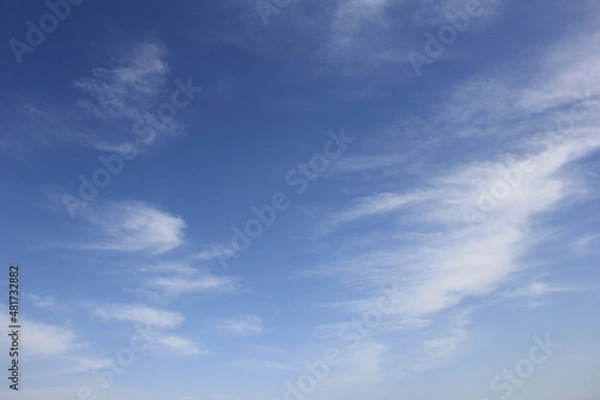 Obraz 爽やかな青空と、筆で描いたような薄い白い雲