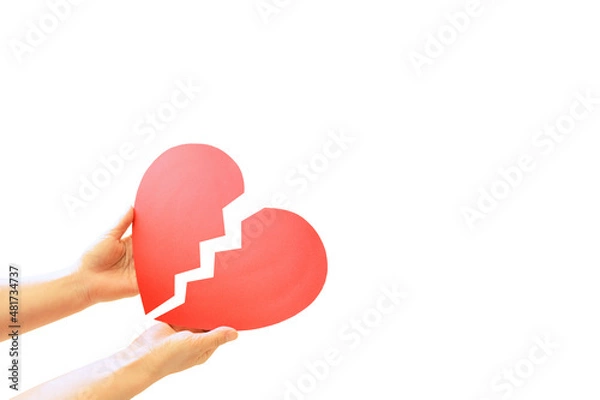 Obraz 壊れた割れたハートを持つ女性の手　ハートブレイク　失恋　離婚　メンタルヘルスケアイメージ白背景素材