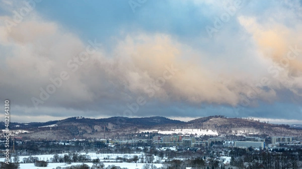 Fototapeta Zimowy widok na kotlinę Jeleniogórską z góry Jeleniec.