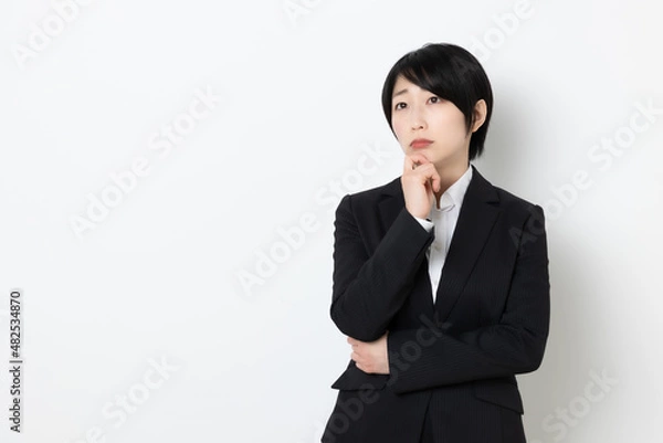 Fototapeta ショートヘアの日本人ビジネスウーマン