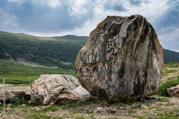 Obraz boulder in the mountains