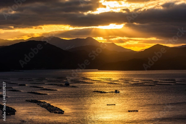 Obraz 愛媛県、夜明けの宇和島・2022年冬