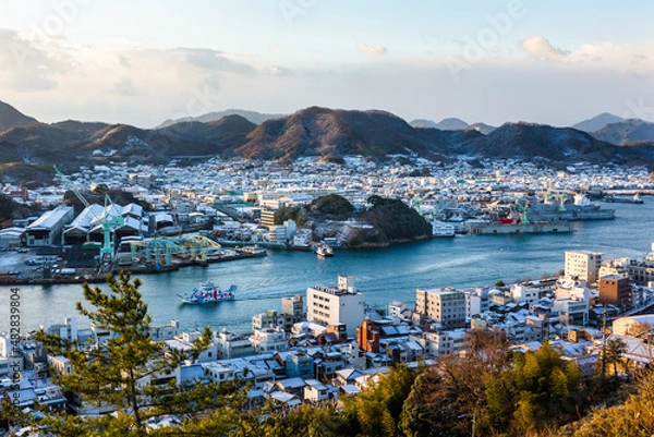Obraz 雪化粧した早朝の尾道と瀬戸内海・広島