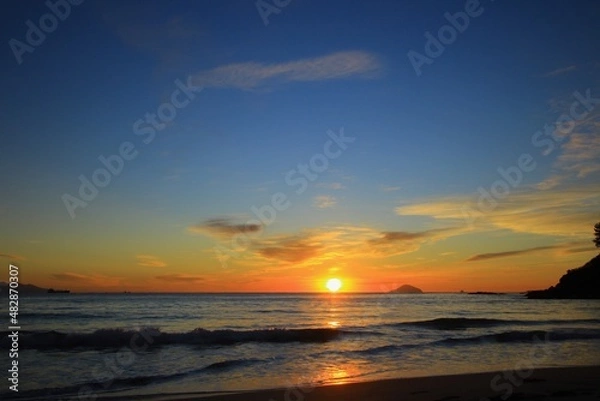Fototapeta 白浜海岸の朝日