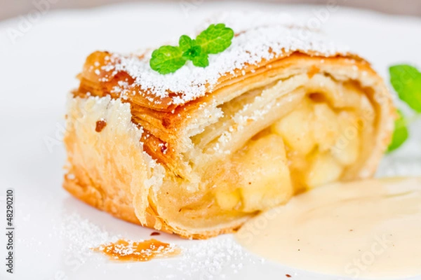 Fototapeta Apple Strudel z wanillesosse