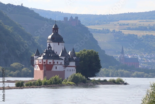 Fototapeta Castle Pflazgrafenstein in the river Rhine