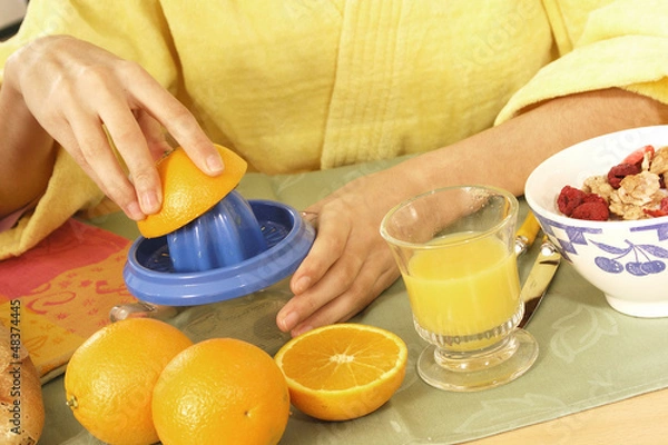 Obraz fFEMME PETIT DÉJEUNER