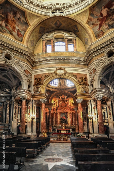 Fototapeta The brilliant architect Guarino Guarini in the Piedmontese Baroque style built the Church of San Lorenzo in 1666-1680. Many innovations of this church have entered the world architecture.   
