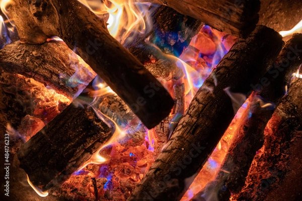 Fototapeta A Close Up View Of An Active Camp Fire. 