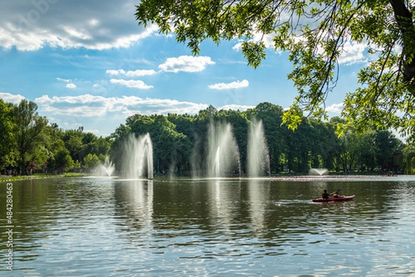 Obraz Fountains in the Zalew Nowohucki Park, Krakow, Poland