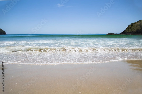 Fototapeta New Zealand - New Chums Beach