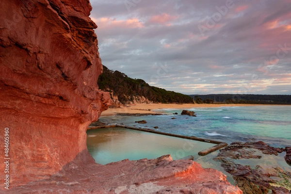 Fototapeta Aslings Beach Rock Pool in NSW Australia
